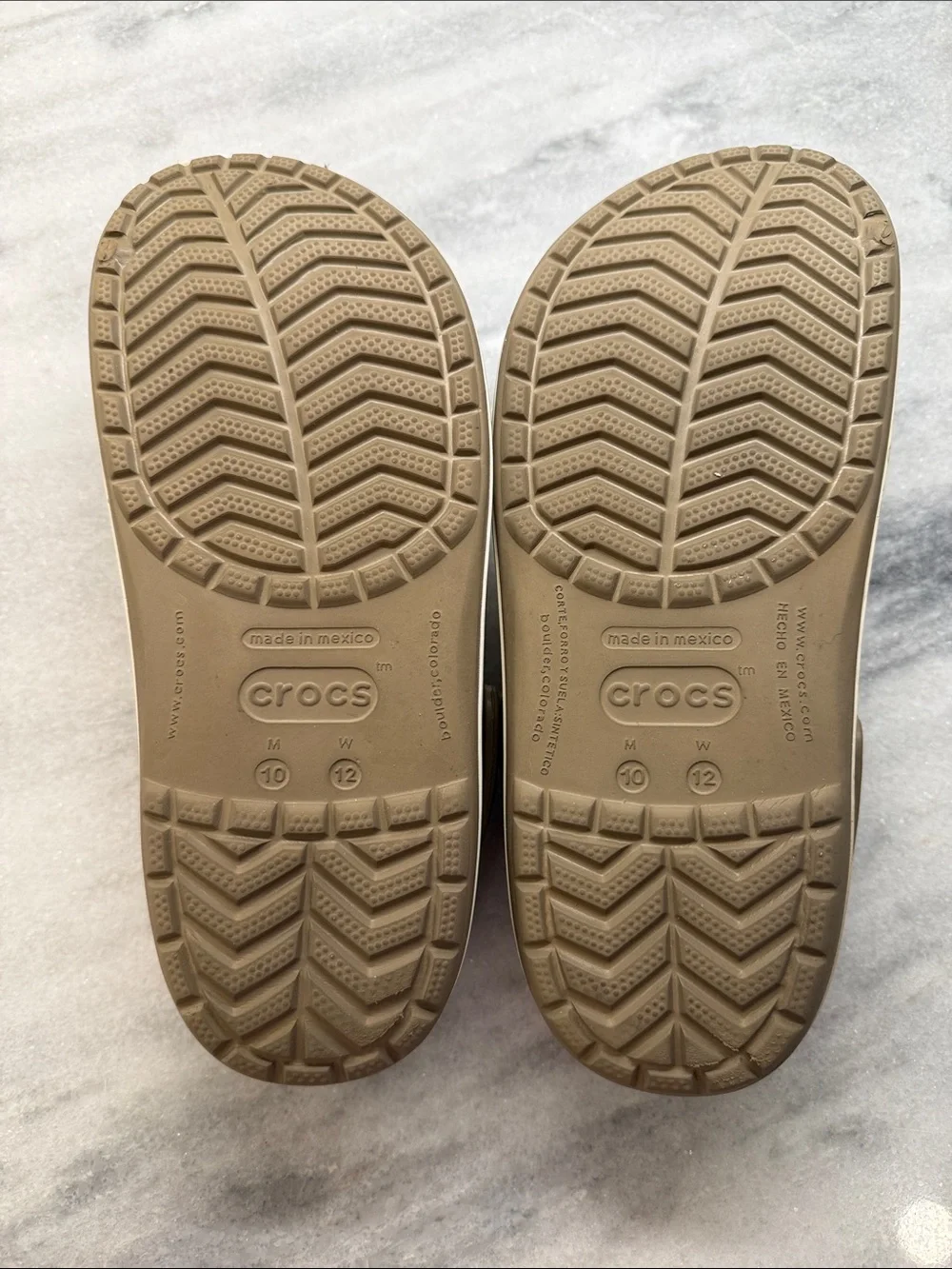 CROCS Classic Clog in Beige-Tan